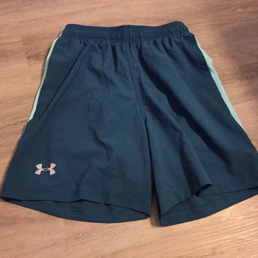 Under armour heat gear XS shorts